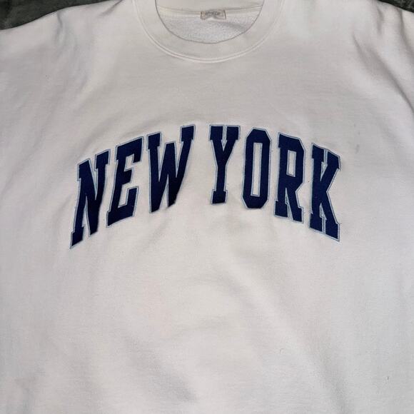 John Galt Brandy Melville Erica New York White Crewneck Sweater Size Large - Picture 3 of 10